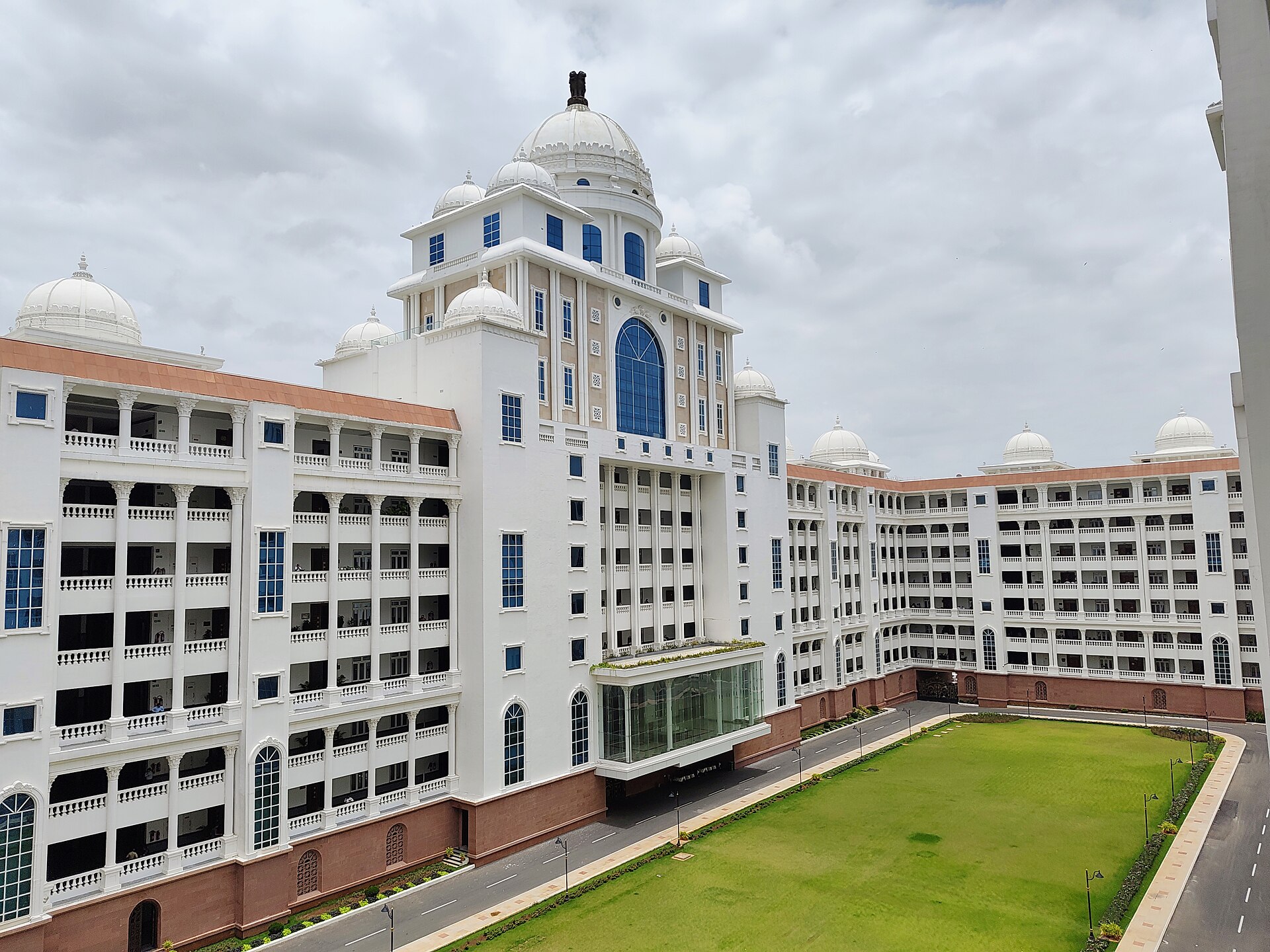 प्लॉट आपका था। निषिद्ध सूची ने कहा नहीं।
